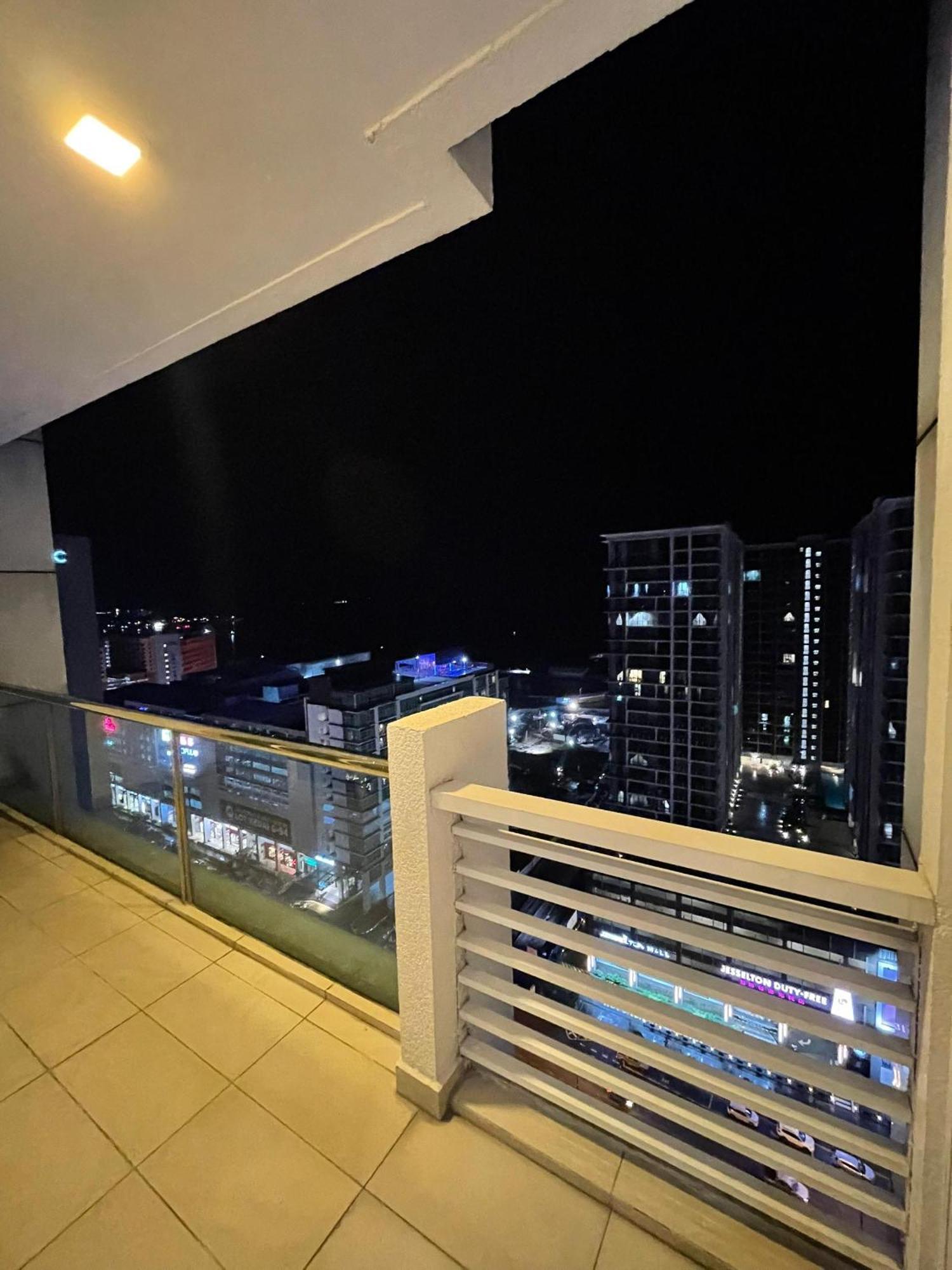 Mersuites City Center Kota Kinabalu By Trh Esterno foto