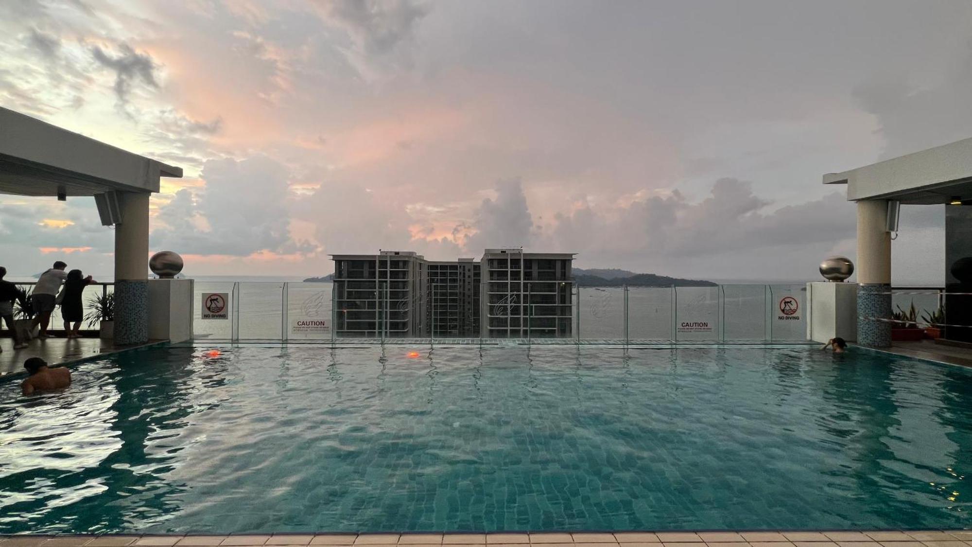 Mersuites City Center Kota Kinabalu By Trh Esterno foto